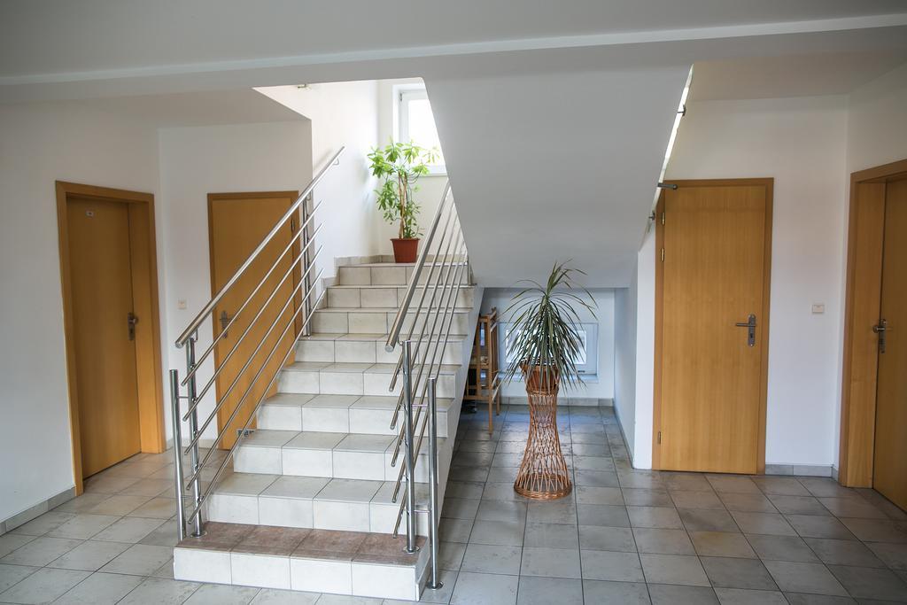 Hotel Imos Břeclav Buitenkant foto