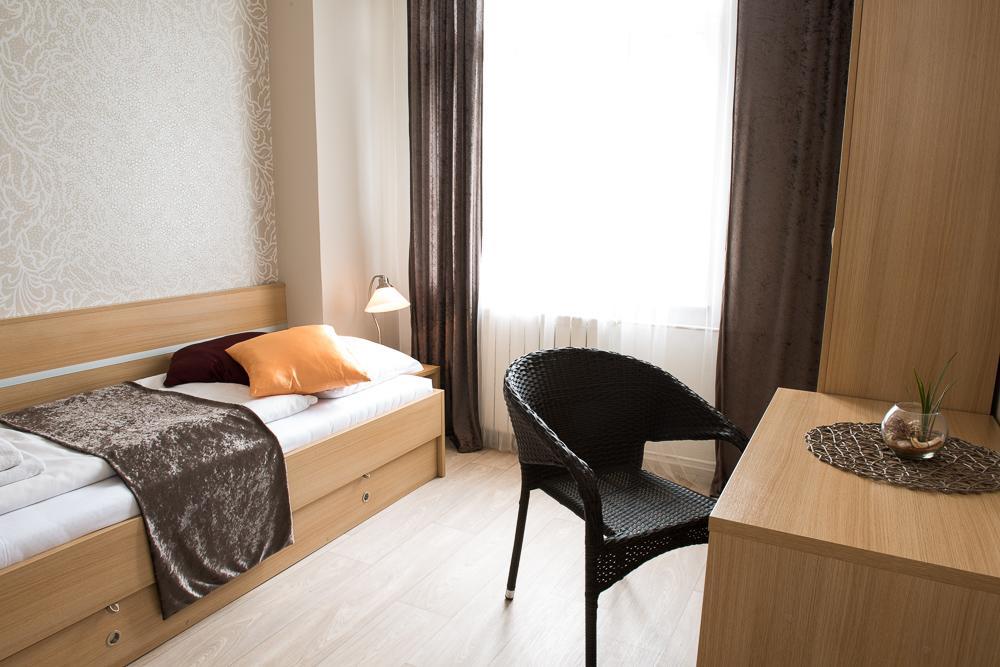 Hotel Imos Břeclav Buitenkant foto