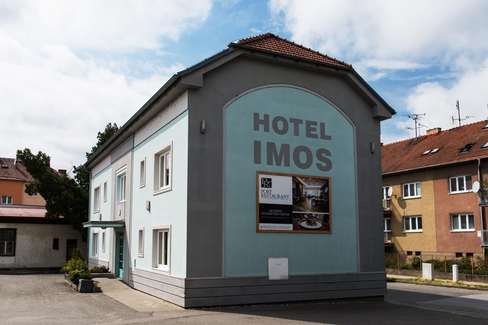 Hotel Imos Břeclav Buitenkant foto